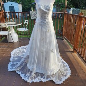 EXCLUSIVE BRIDALS by A.C.E. Ivory Lace Strapples Mesh Wedding Dress Fits S